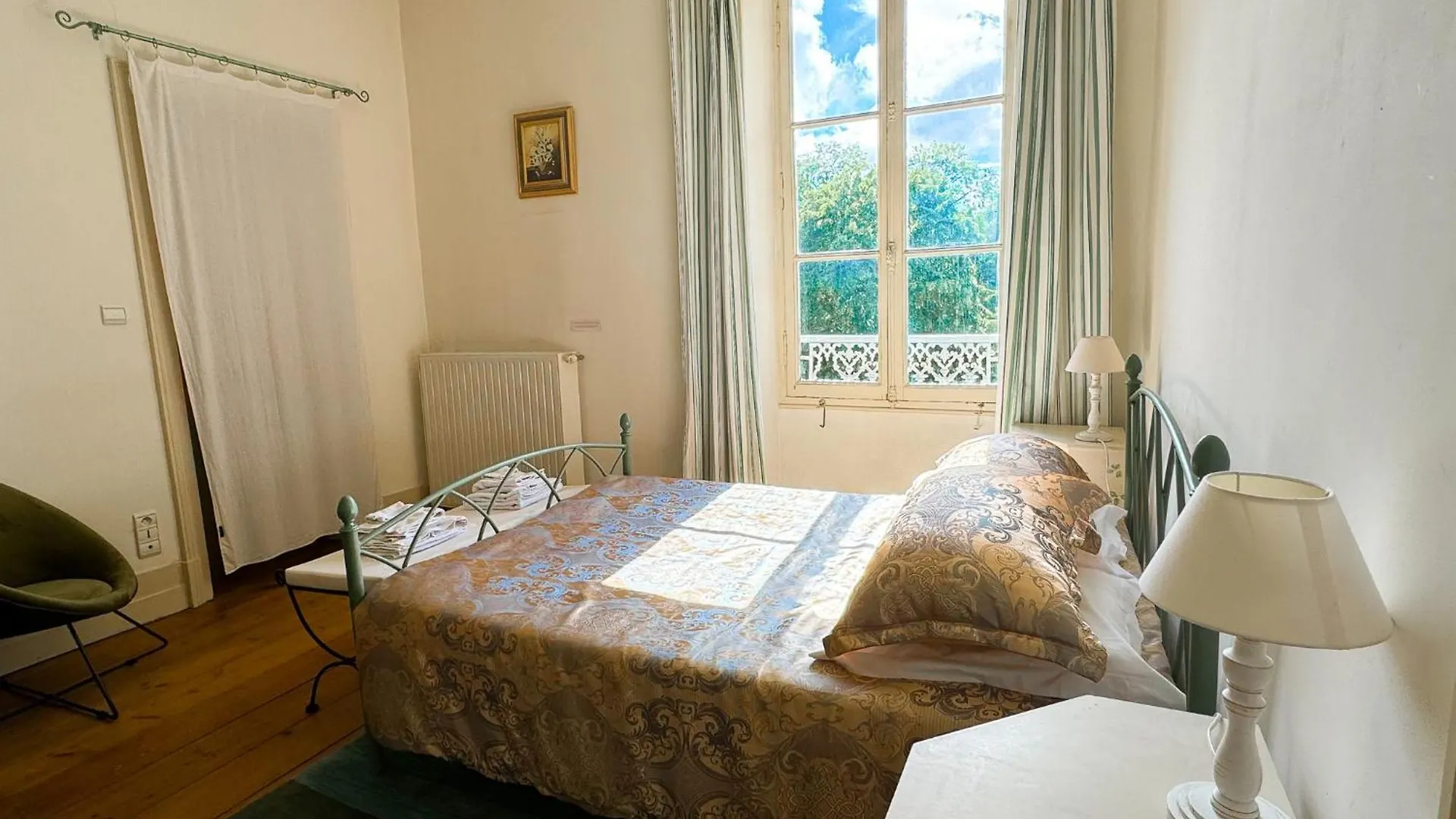 Queen'S Escape Martel France